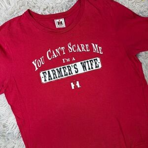 International Harvester You Can’t Scare Me I’m A Farmers Wife T-shirt Womens Med